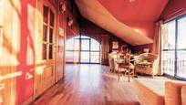 Sala d'estar de Àtic en venda en Cangas  amb Terrassa