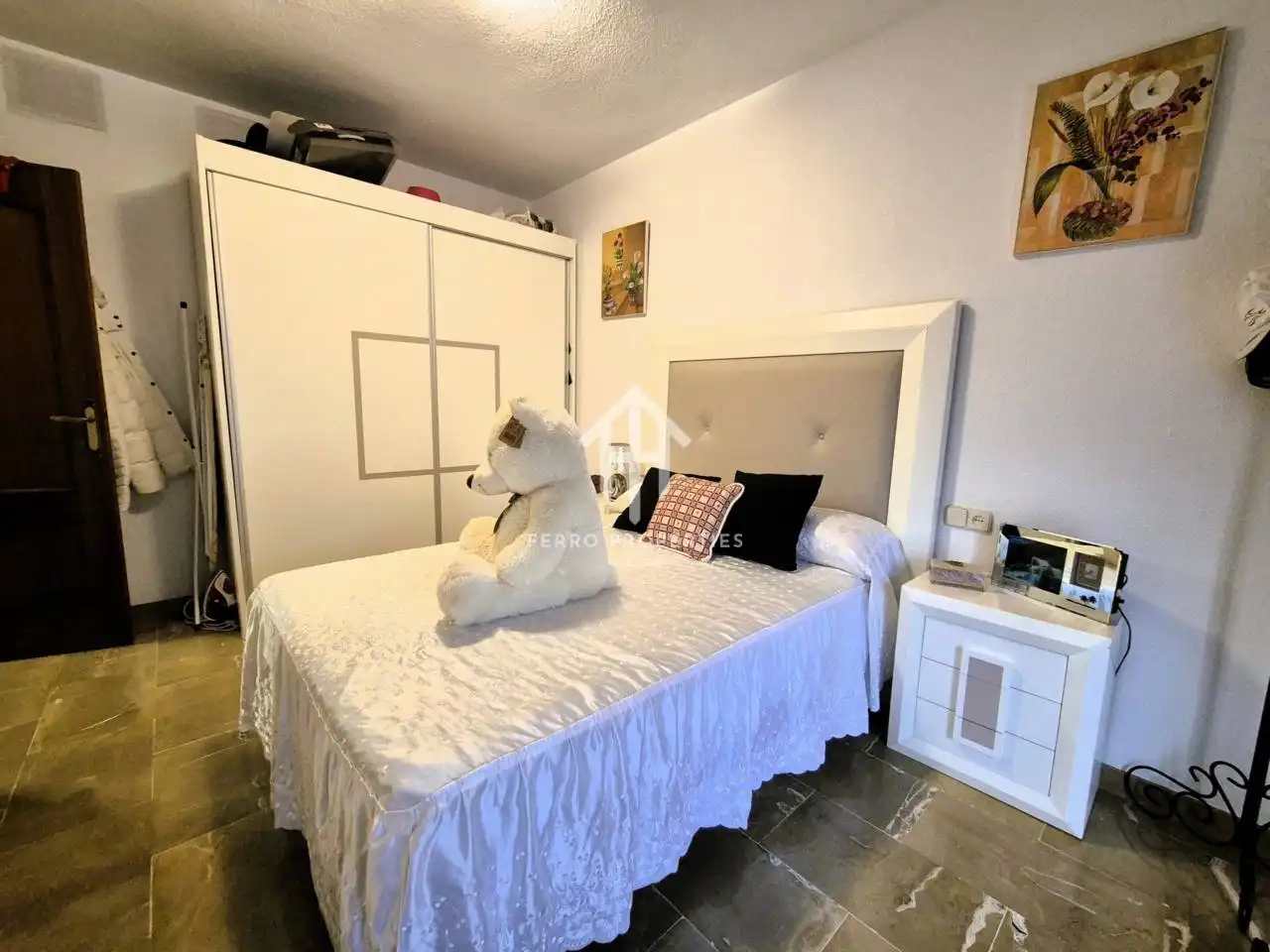 Habitación de Piso en venta en Loja con Aire acondicionado y Amueblado