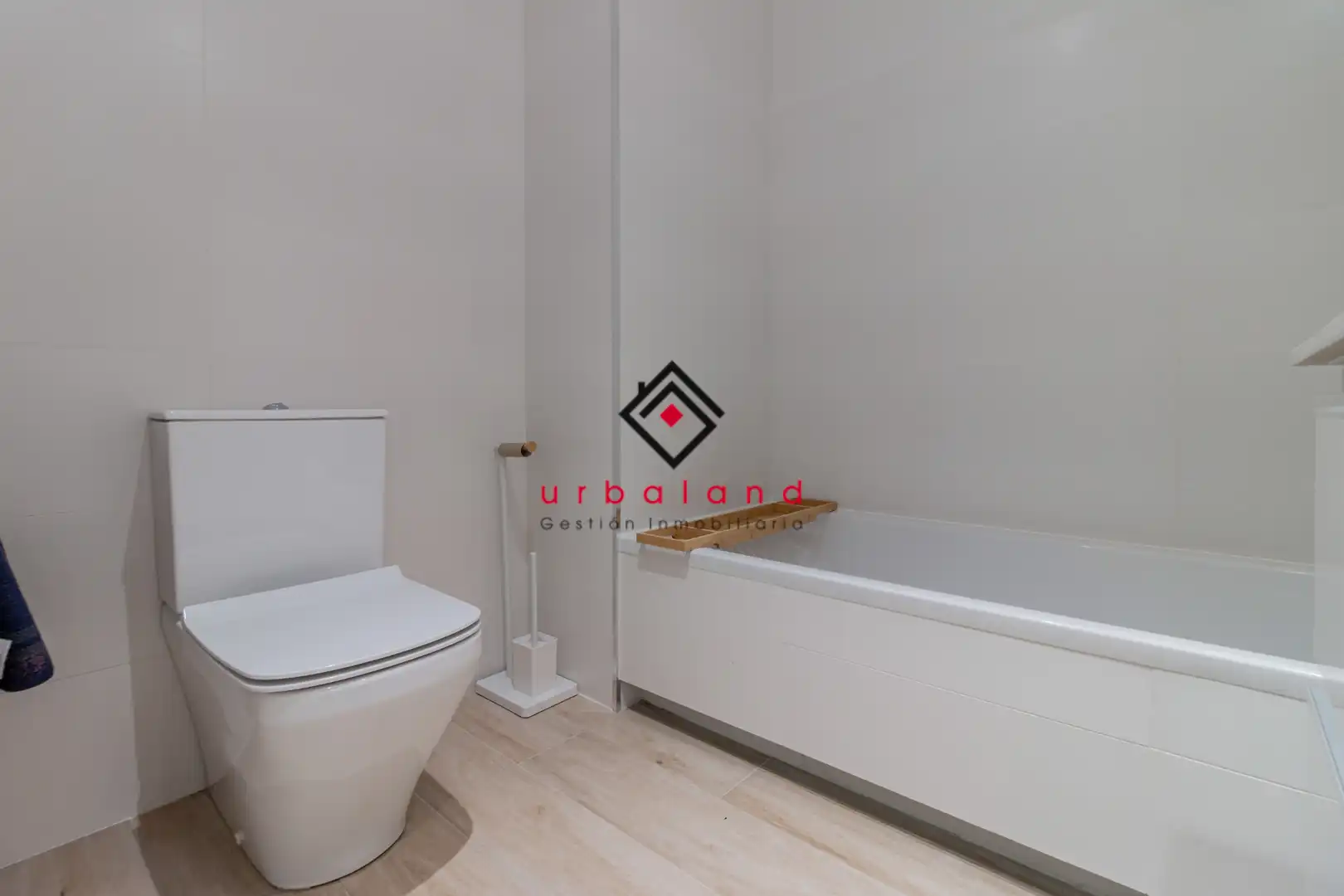 Semi-detached house with pool for sale in Calle de Cosme Damián Churruca, imagen 25