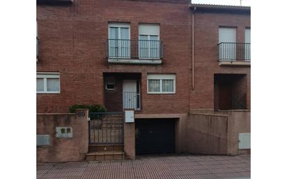 Vista exterior de Casa adosada en venda en Santa Maria de Palautordera amb Terrassa