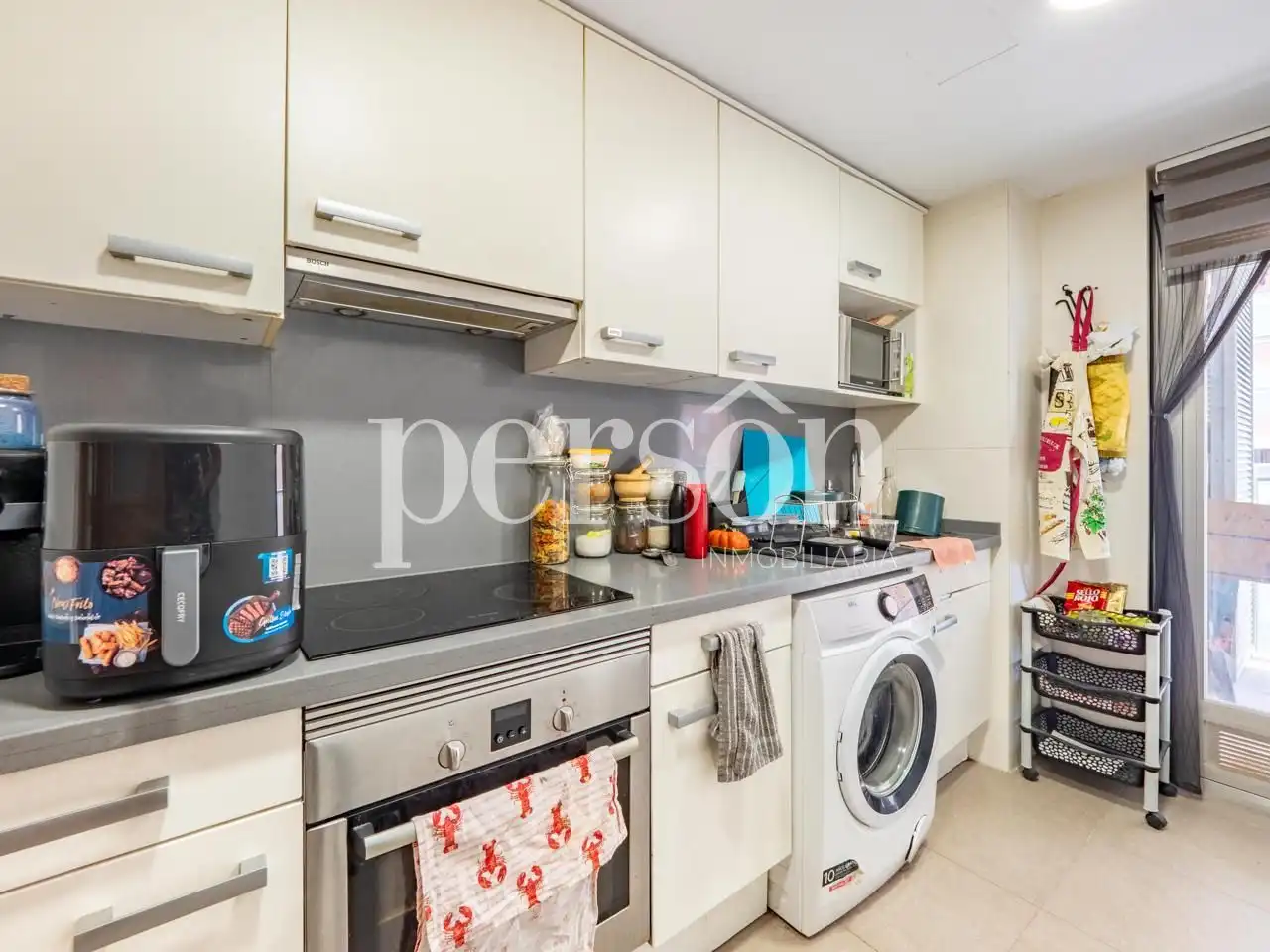 Kitchen of Flat for rent in Valencia  with Air Conditioner, Balcony and Community pool