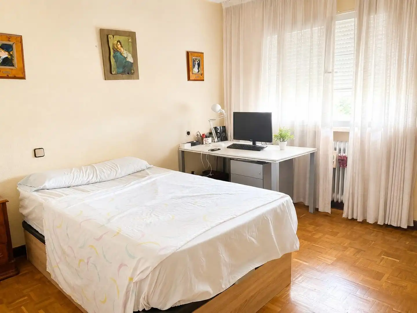 Habitación de Casa o chalet en venta en Villaviciosa de Odón con Aire acondicionado, Calefacción y Jardín privado