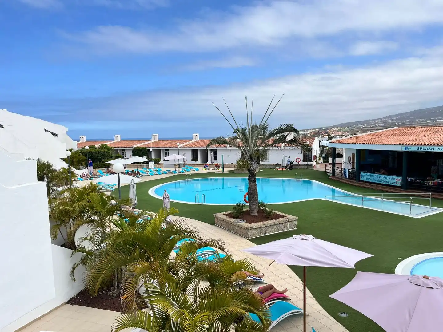 Piscina de Apartament en venda en Adeje amb Terrassa, Moblat i Balcó