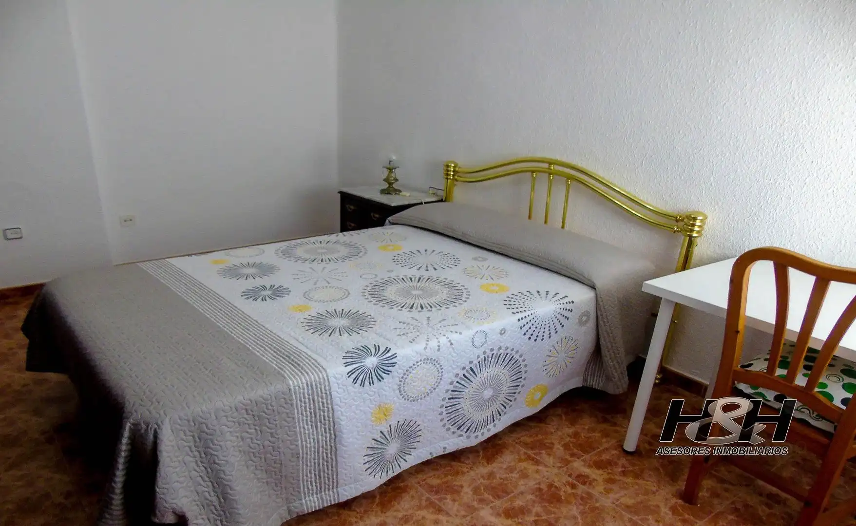 Schlafzimmer von Wohnung zur Miete in Burjassot mit Klimaanlage, Heizung und Möbliert