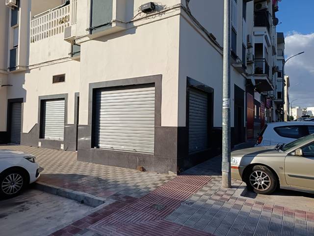 Local comercial en Alquiler en Calle Virgen de los Desamparados, 1 en Centro - Doña Mercedes