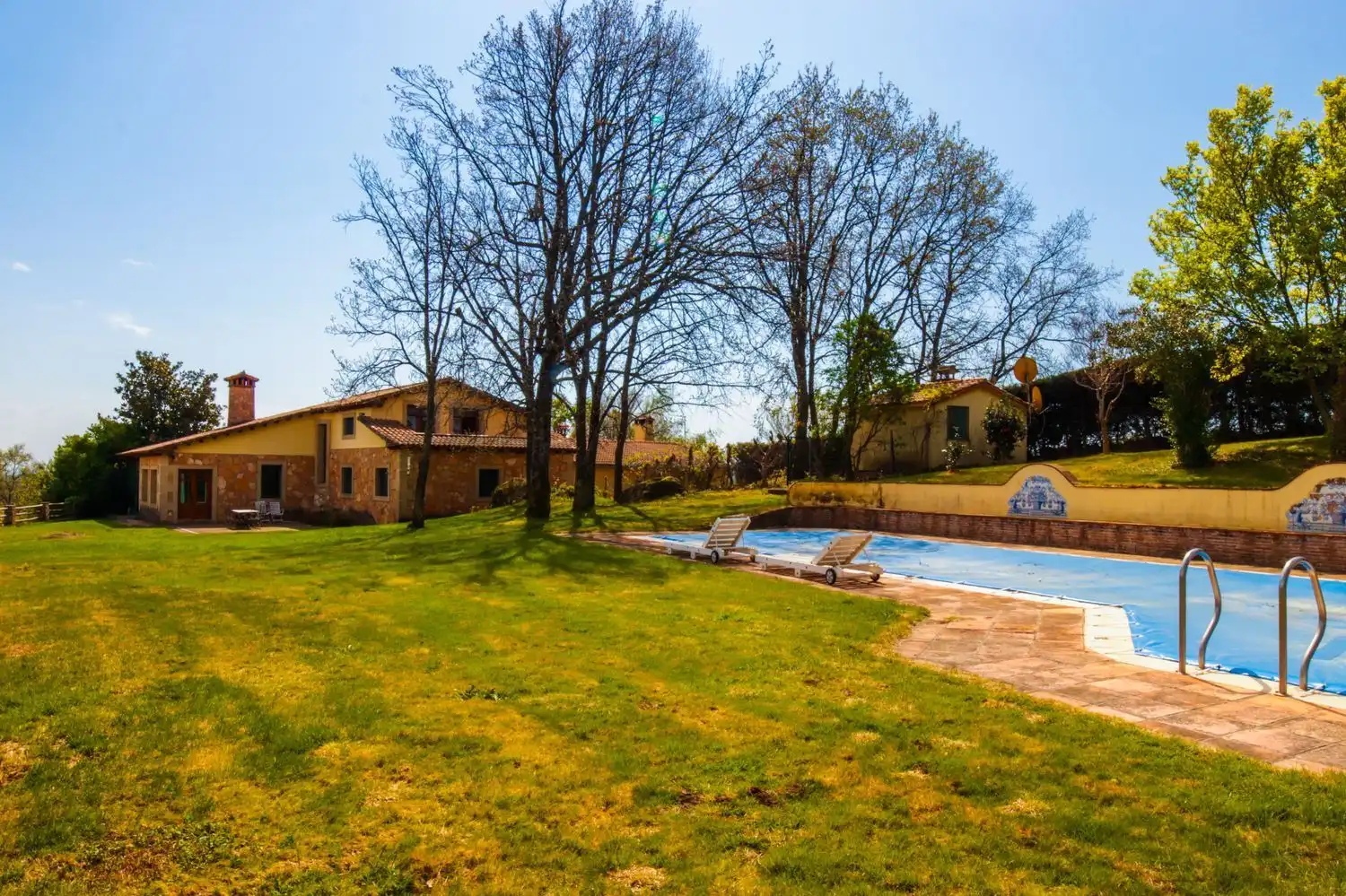 Piscina de Finca rústica en venda en Jarandilla de la Vera amb Aire condicionat, Calefacció i Jardí privat