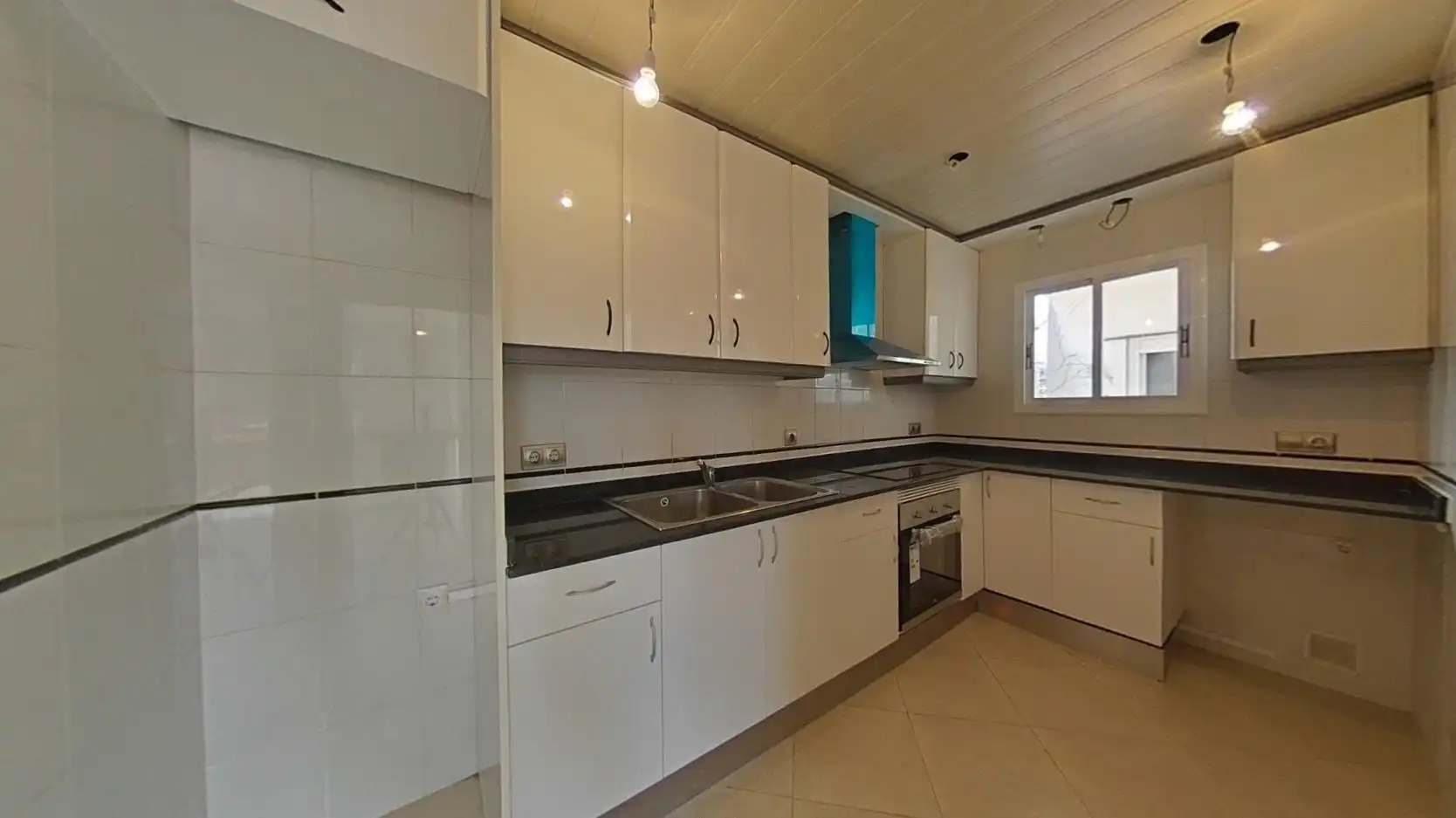 Cocina de Piso en venta en Terrassa con Calefacción