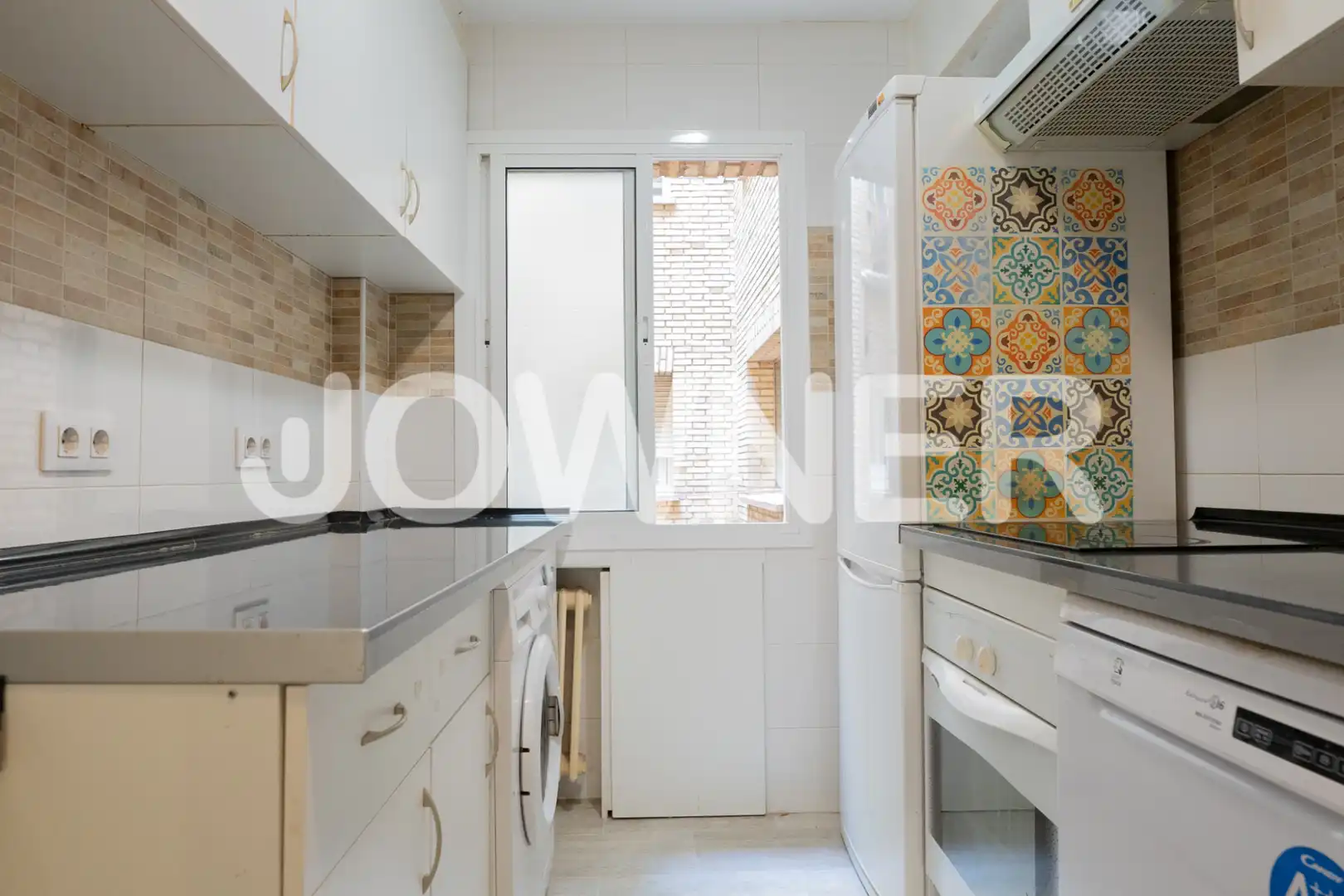 Kitchen of Flat for rent in Madrid  with Heating, Oven and Washing machine