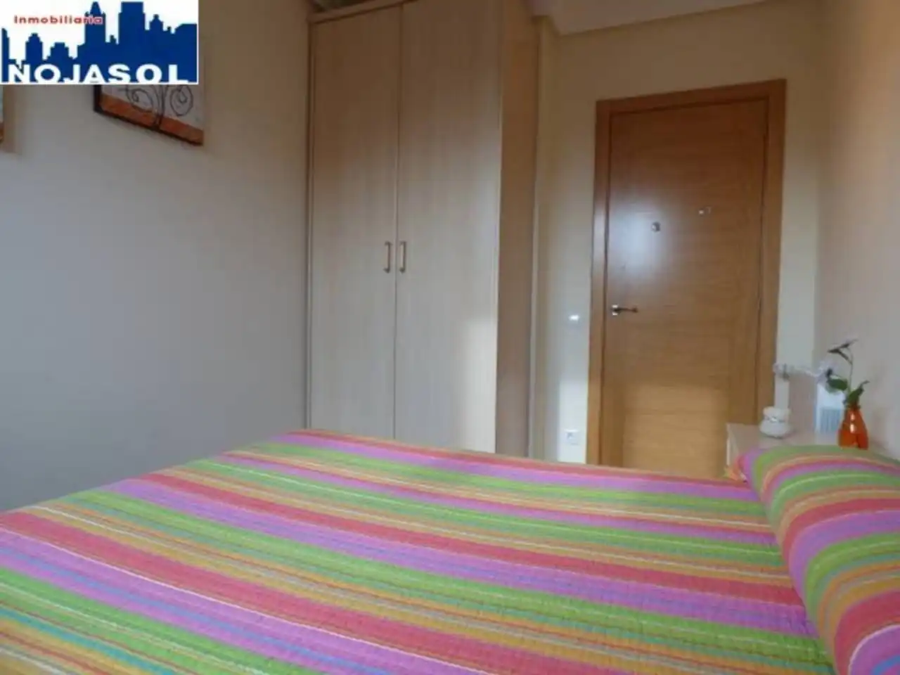 Dormitori de Àtic de lloguer en Noja amb Calefacció, Terrassa i Moblat