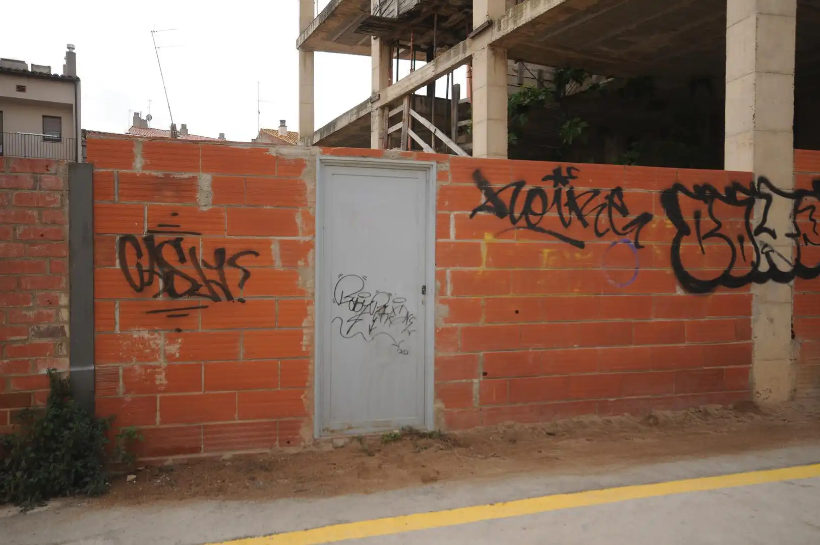 Außenansicht von Residential zum Verkauf in Figueres