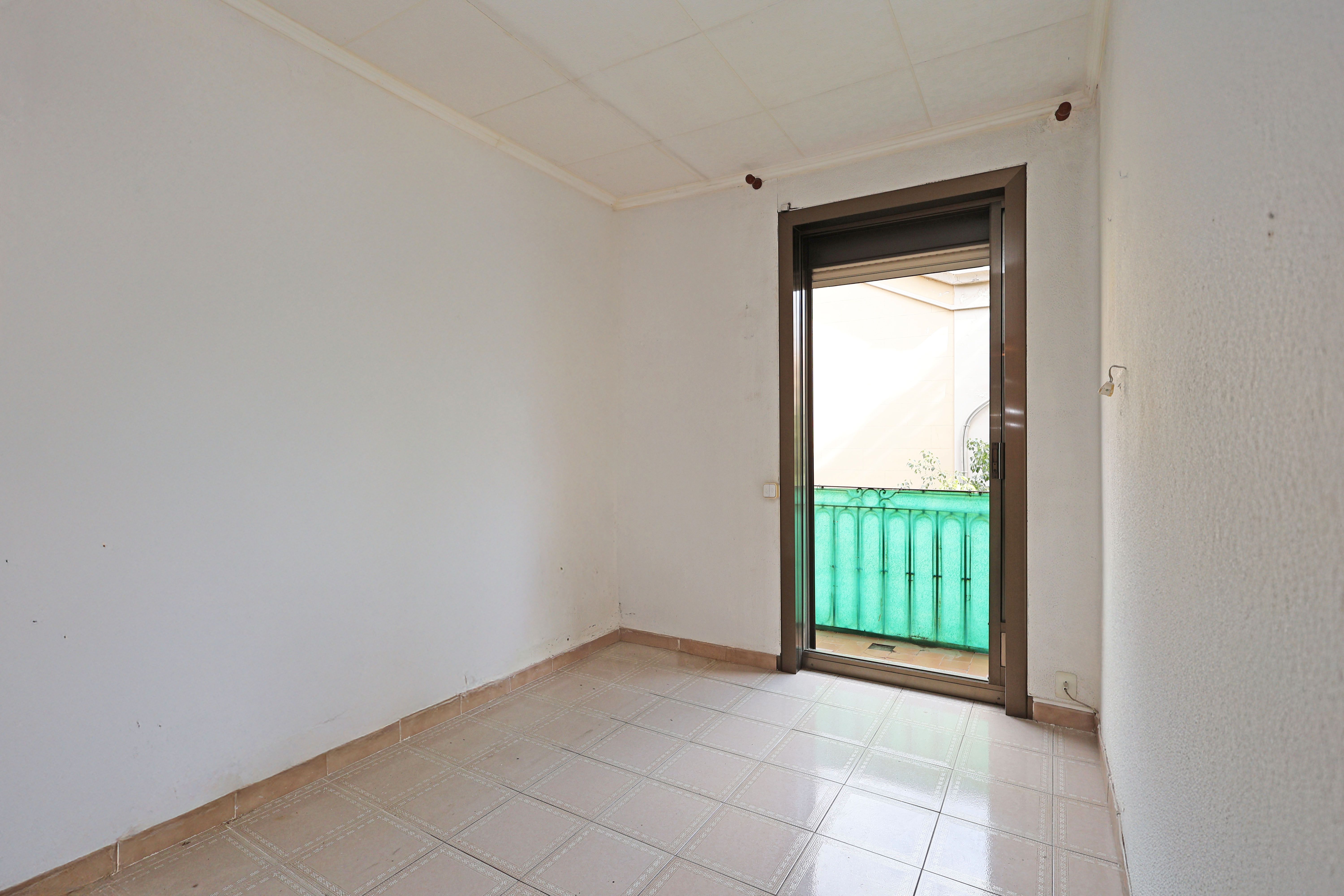 Dormitori de Pis en venda en  Barcelona Capital amb Balcó