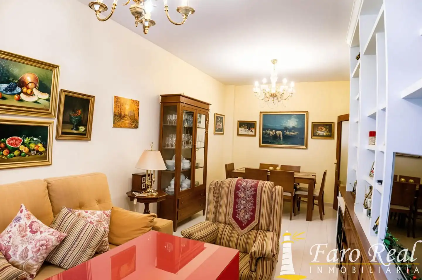 Sala d'estar de Planta baixa en venda en Sanlúcar de Barrameda amb Aire condicionat i Moblat