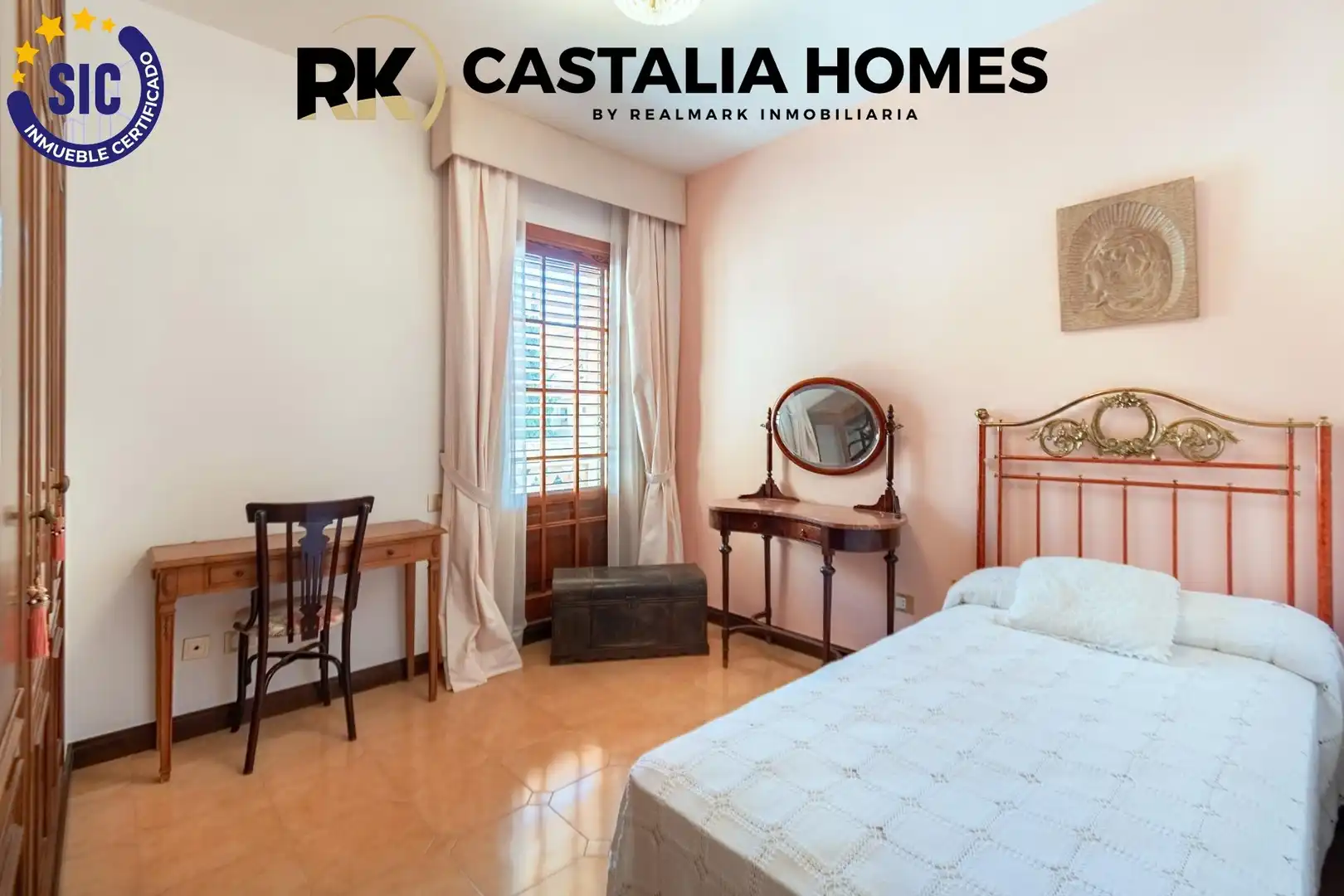Habitación de Casa o chalet en venta en Castellón de la Plana / Castelló de la Plana con Calefacción, Jardín privado y Parquet