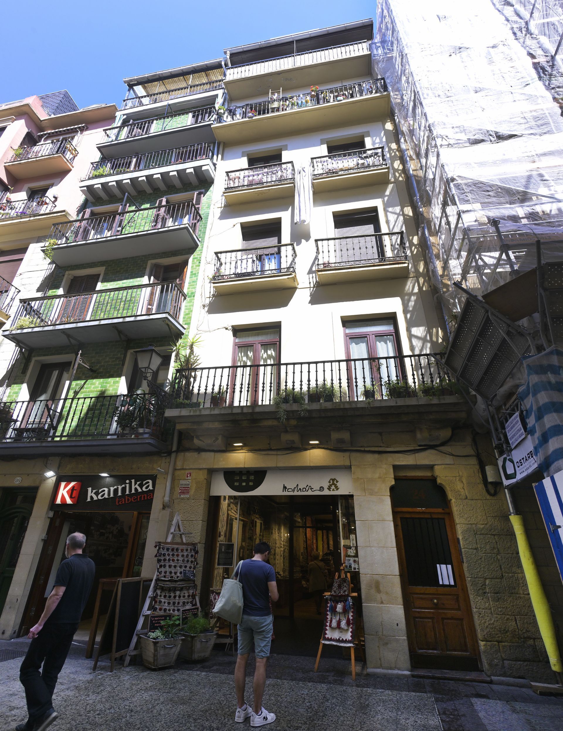 Exterior view of Flat for sale in Donostia - San Sebastián   with Heating, Terrace and Storage room