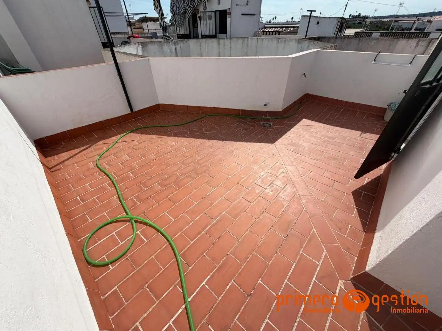 Terrasse von Maisonette zum Verkauf in Lora del Río mit Klimaanlage, Heizung und Terrasse