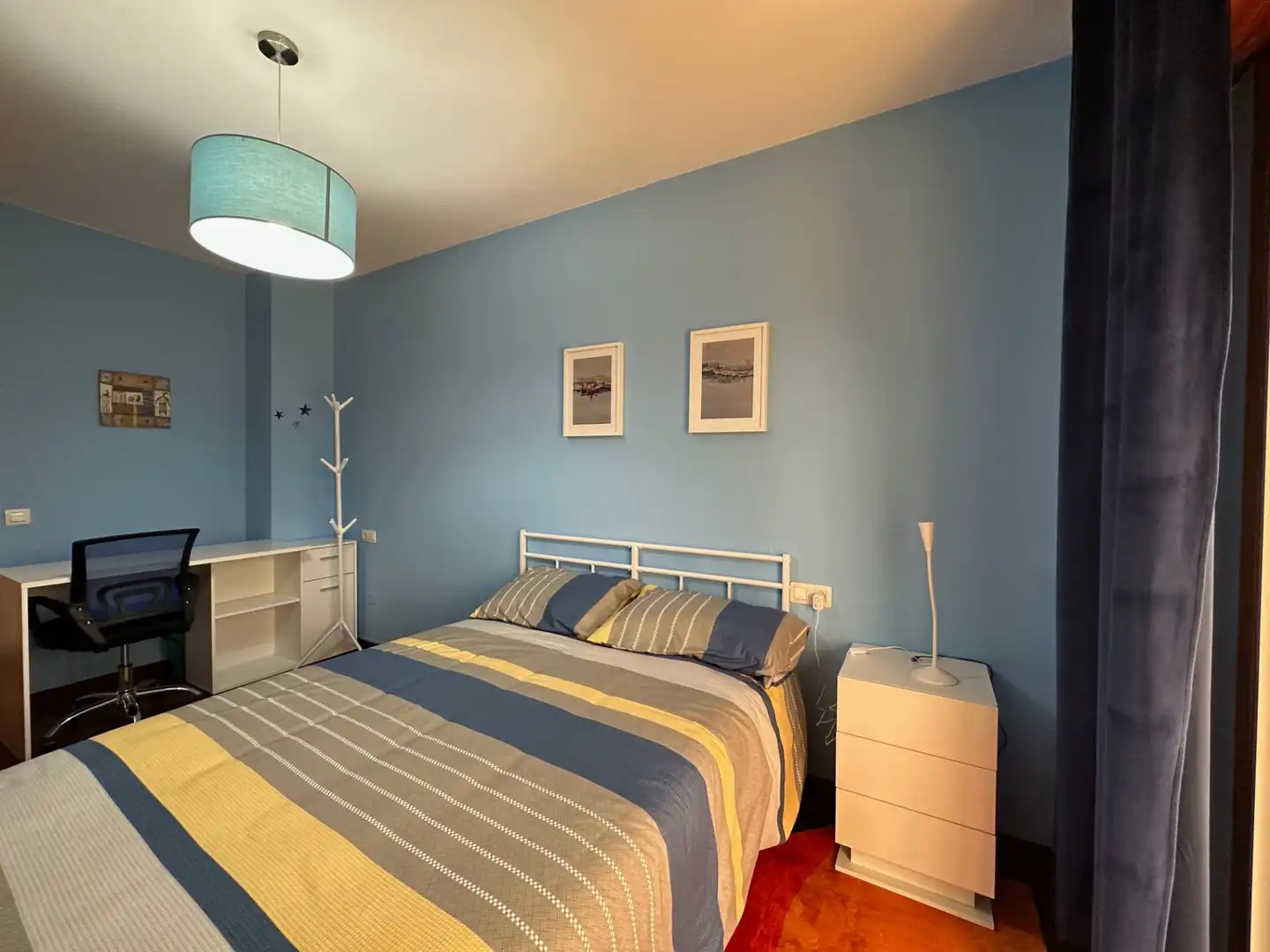 Bedroom of Flat for rent in Santiago de Compostela   with Heating, Furnished and Oven