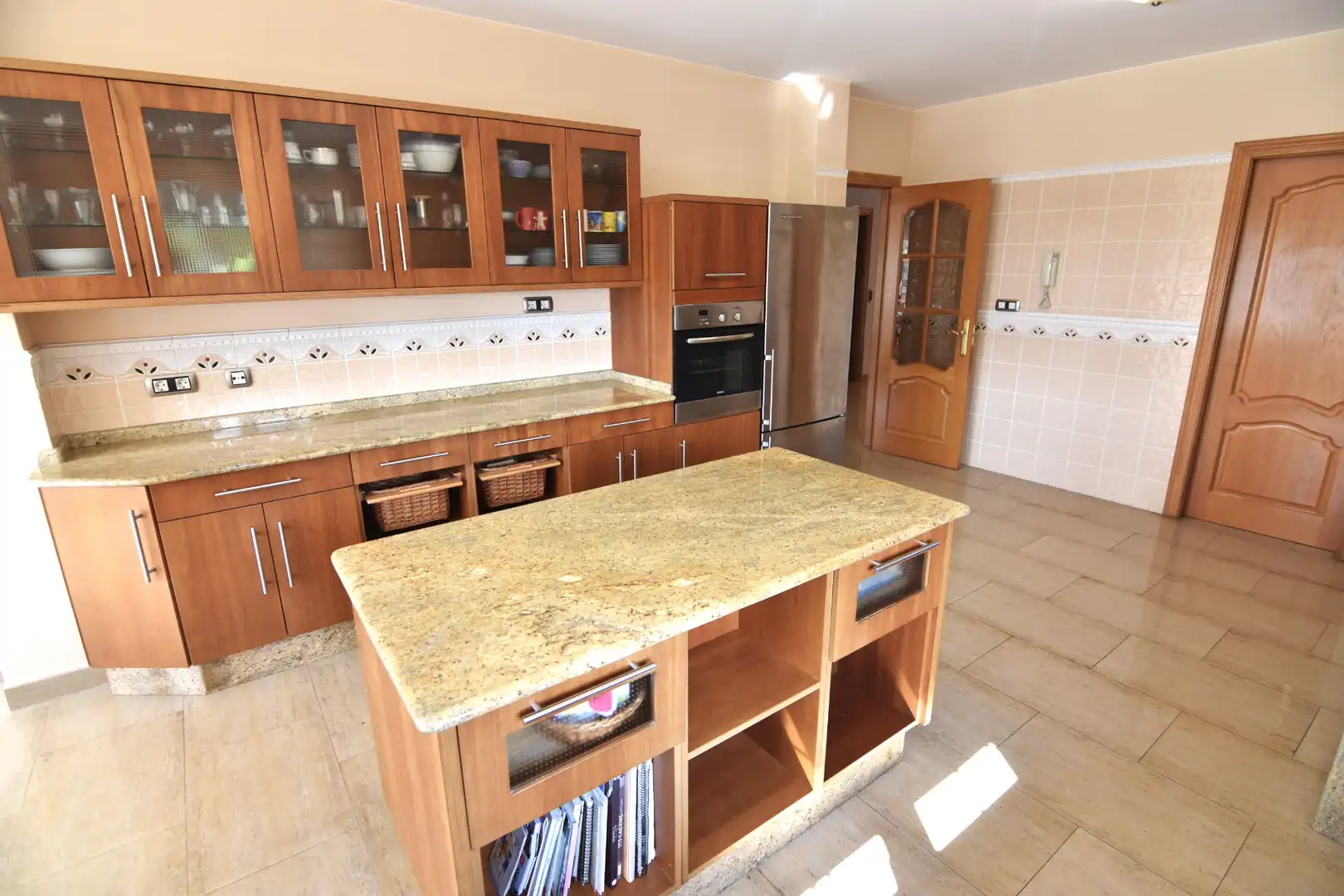 Cocina de Casa o chalet en venta en Bergondo con Calefacción, Jardín privado y Parquet