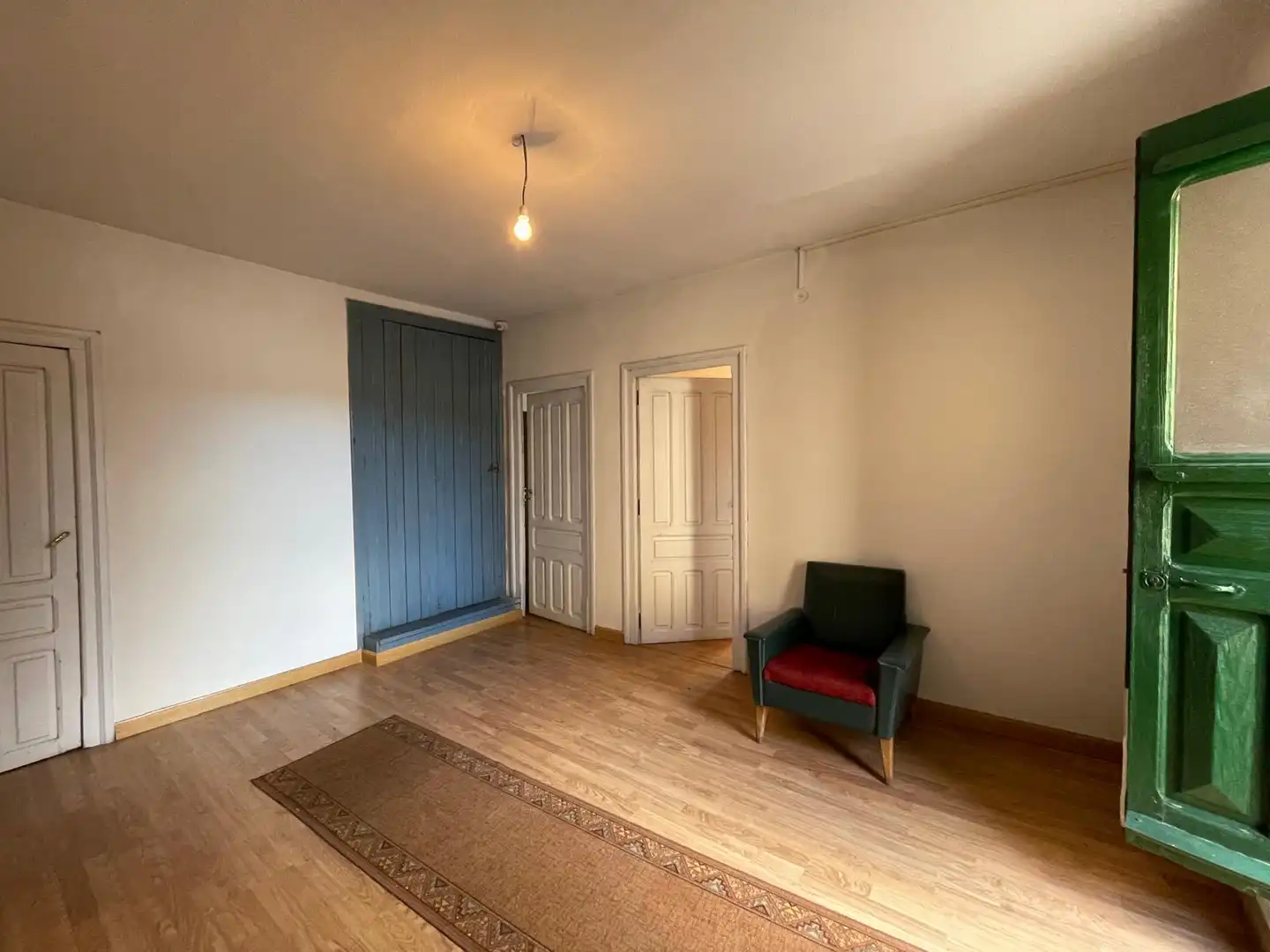 Sala d'estar de Finca rústica en venda en Regumiel de la Sierra amb Jardí privat, Parquet i Traster