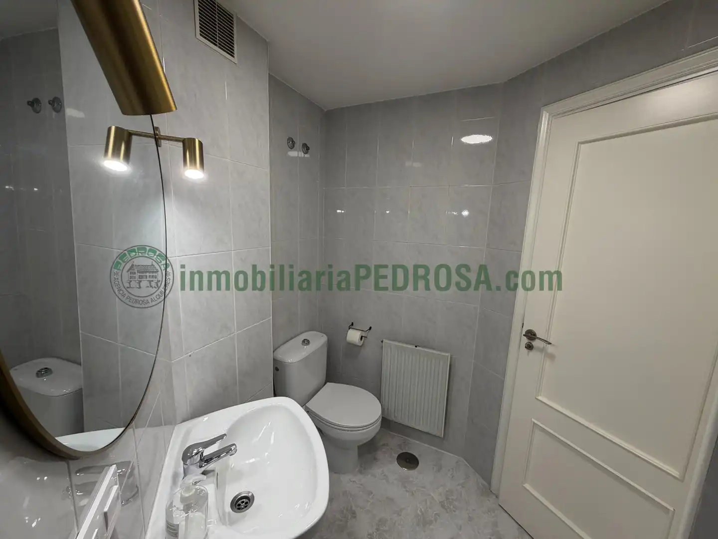 Baño de Ático en venta en Pontevedra Capital  con Calefacción y Terraza
