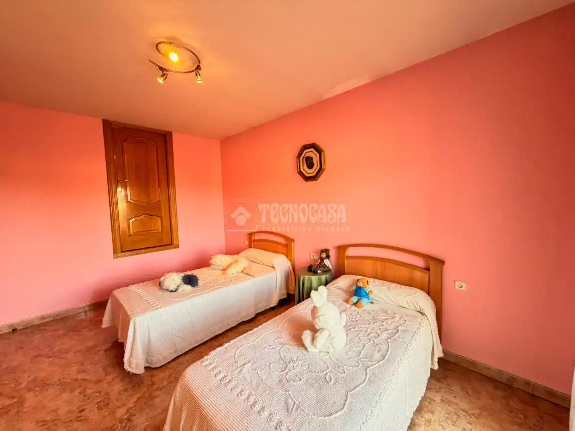Dormitori de Casa o xalet en venda en Sanchonuño