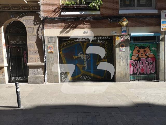 Garaje en Alquiler en de Joaquín Costa en El Raval