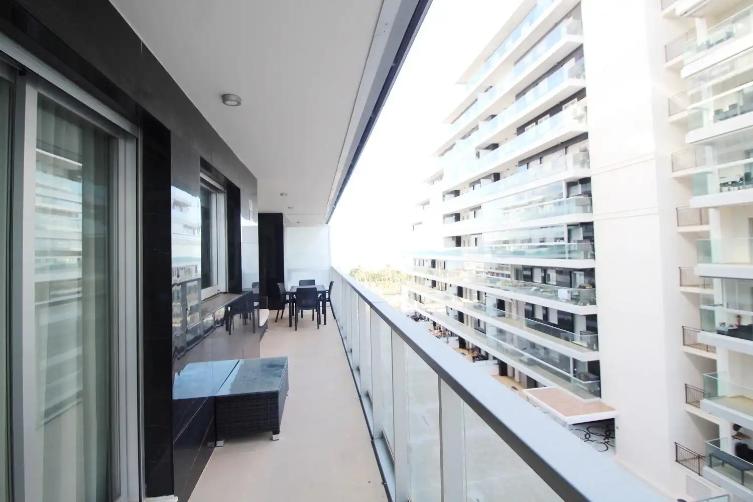 Terrasse von Wohnungen zum Verkauf in Oropesa del Mar / Orpesa mit Klimaanlage, Privatgarten und Terrasse