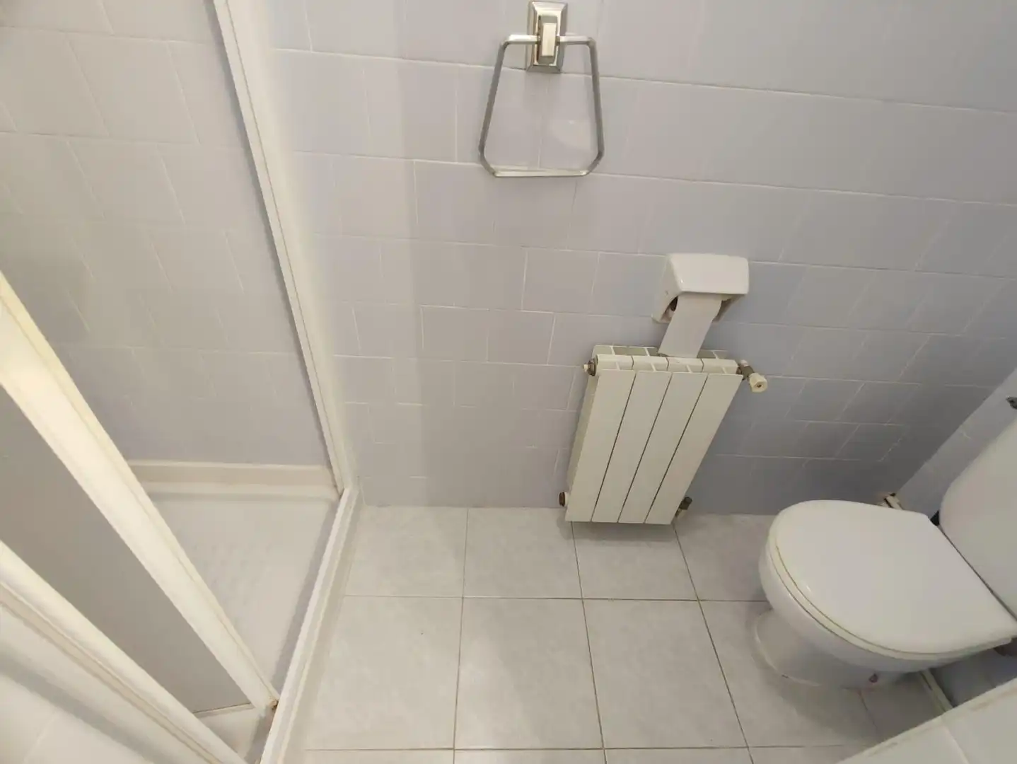 Badezimmer von Wohnung zum Verkauf in Manresa mit Balkon