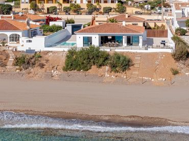 Villa con piscina in vendita a Calle Reina Fabiola