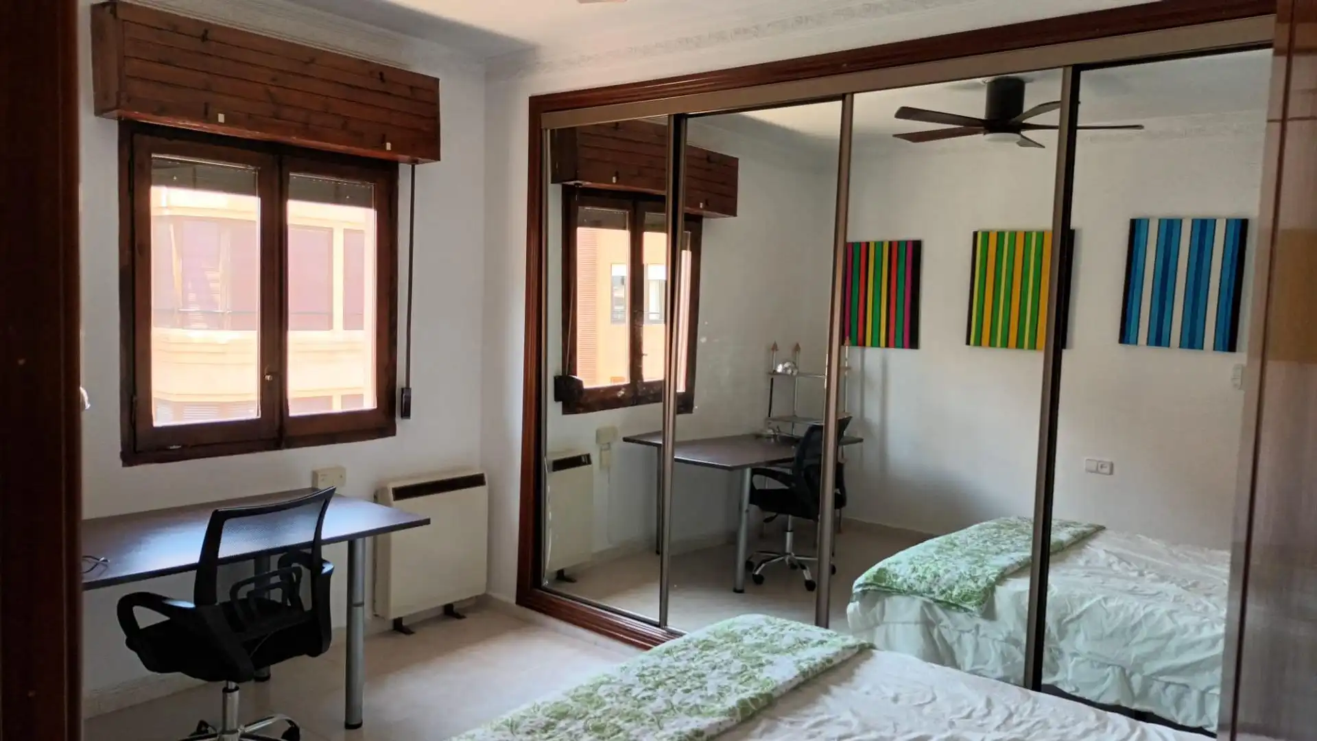 Habitación de Piso de alquiler en Valencia con Aire acondicionado y Amueblado