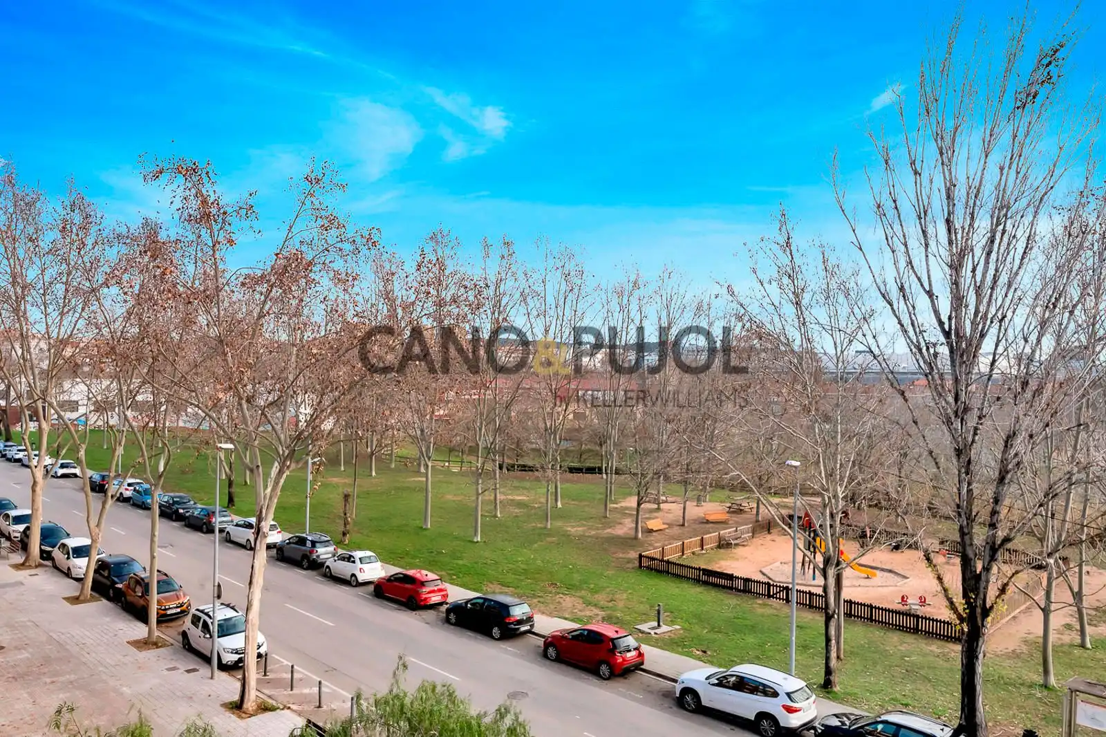 Vista exterior de Piso en venta en Rubí con Aire acondicionado, Calefacción y Terraza