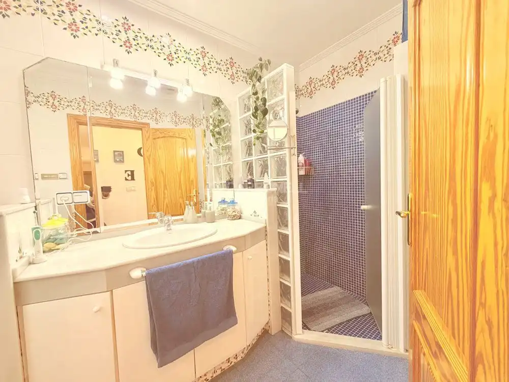 Casa amb piscina en venda a Centre - Zona Alta, imagen 10