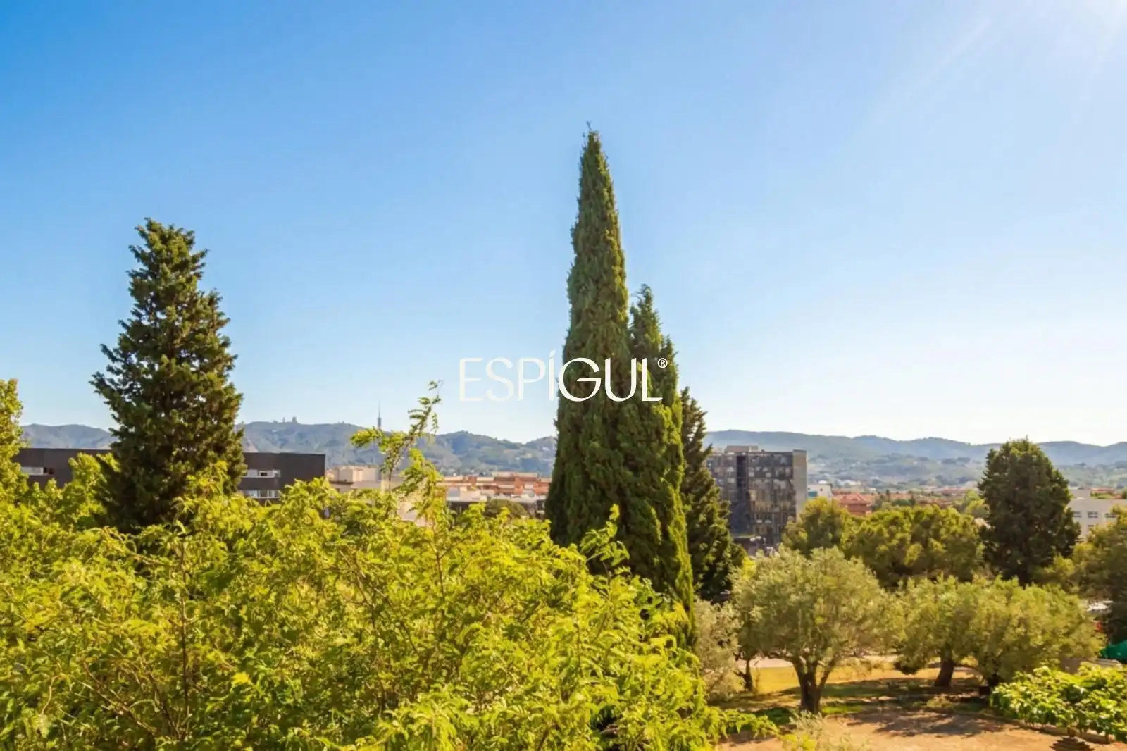 Exterior view of Flat for sale in Sant Cugat del Vallès  with Air Conditioner, Heating and Parquet flooring
