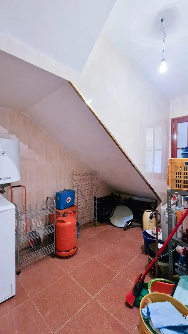 Casa o chalet en venta en Cheles con Terraza, Trastero y Balcón