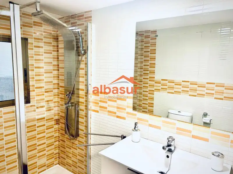 Bathroom of Flat for sale in Córdoba  with Air Conditioner, Heating and Terrace