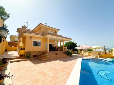 Casa rústica amb piscina de lloguer a San Miguel de Salinas
