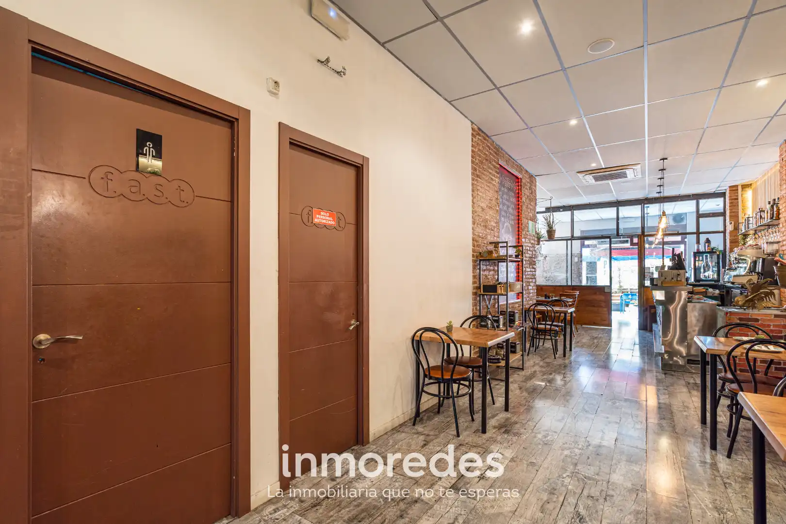 Local comercial en traspàs a Carrer d'Entença, imagen 4