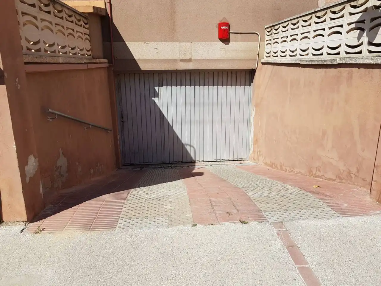 Garaje de alquiler en Calle Països Catalans, 36, Mas Trader - Corral d'En Tort - Corral d'En Cona