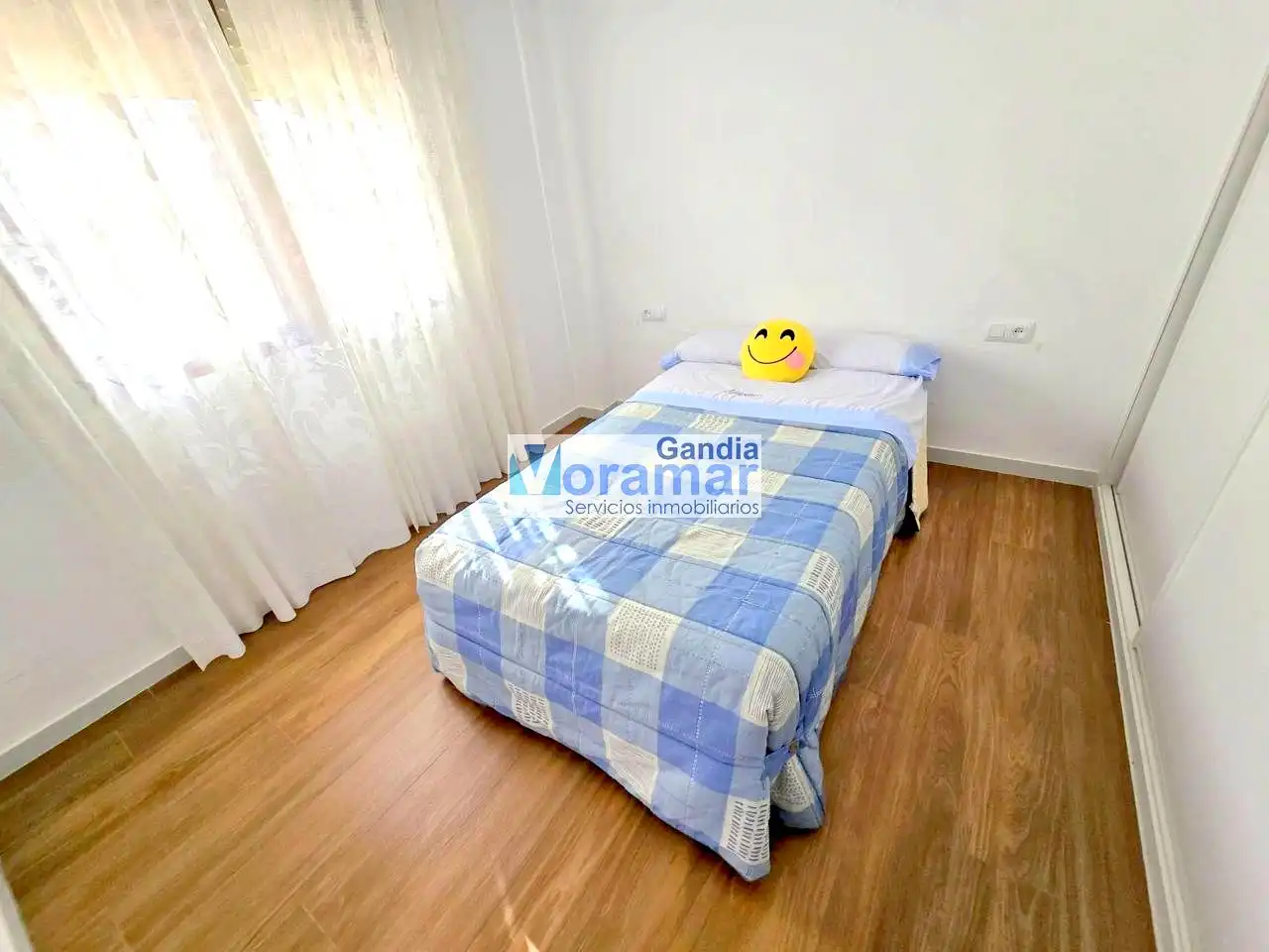 Habitación de Apartamento de alquiler en Gandia con Aire acondicionado, Terraza y Amueblado