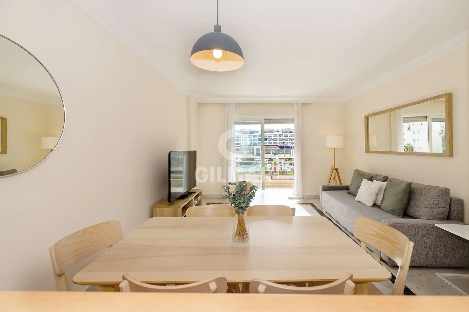 Vista exterior de Apartament en venda en Marbella amb Calefacció, Piscina i Balcó