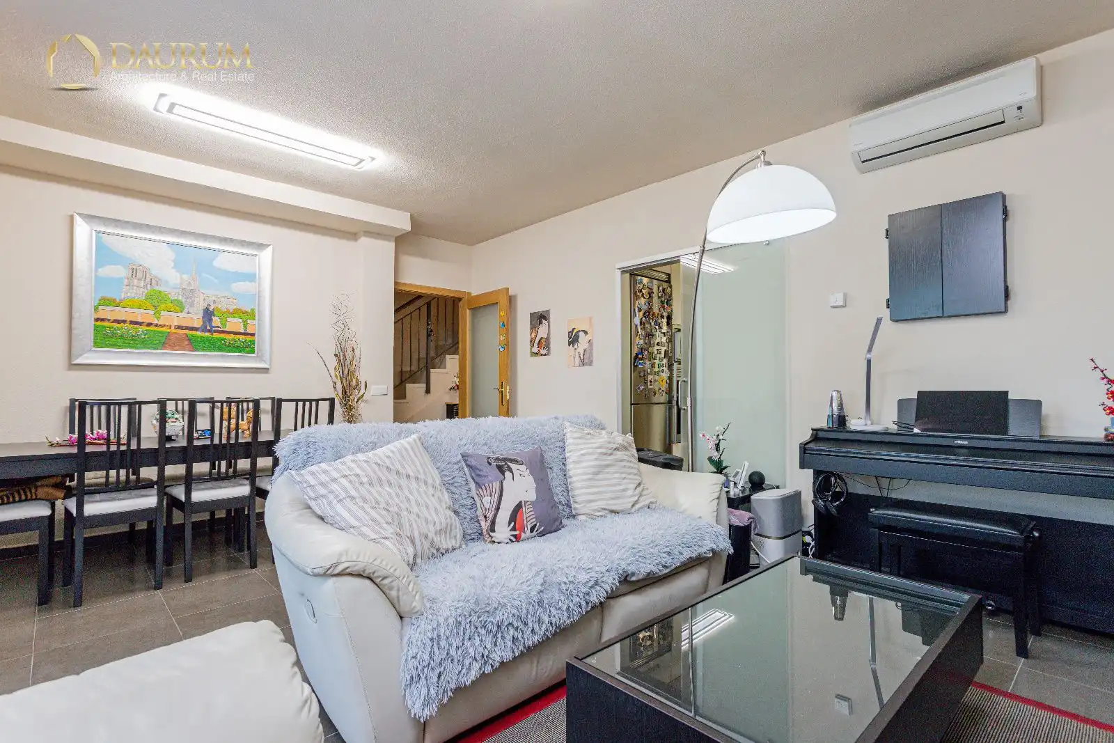 Sala de estar de Casa adosada en venta en Meco con Aire acondicionado, Calefacción y Jardín privado