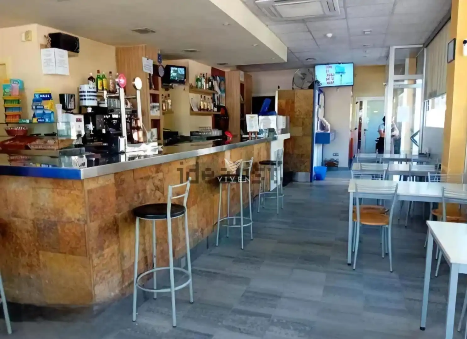 Local en venda en La Granada amb Aire condicionat