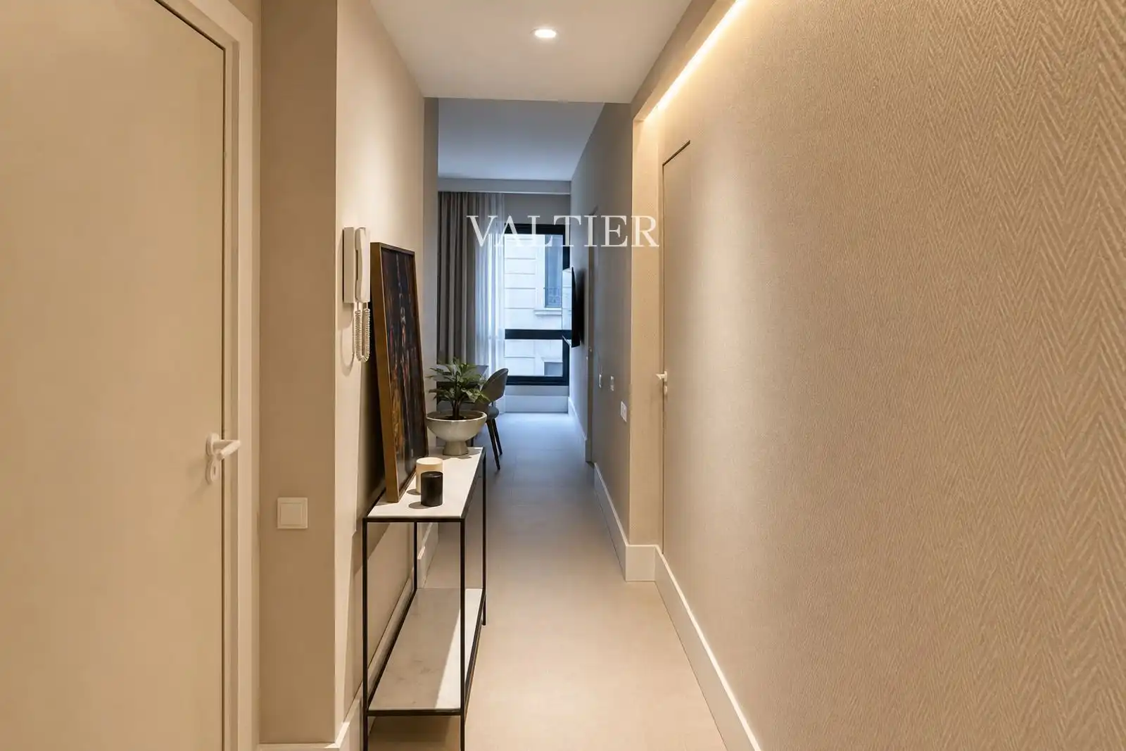 Flat for rent in Madrid  with Air Conditioner and Furnished