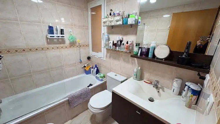 Bany de Apartament en venda en Mont-roig del Camp amb Aire condicionat i Piscina comunitària