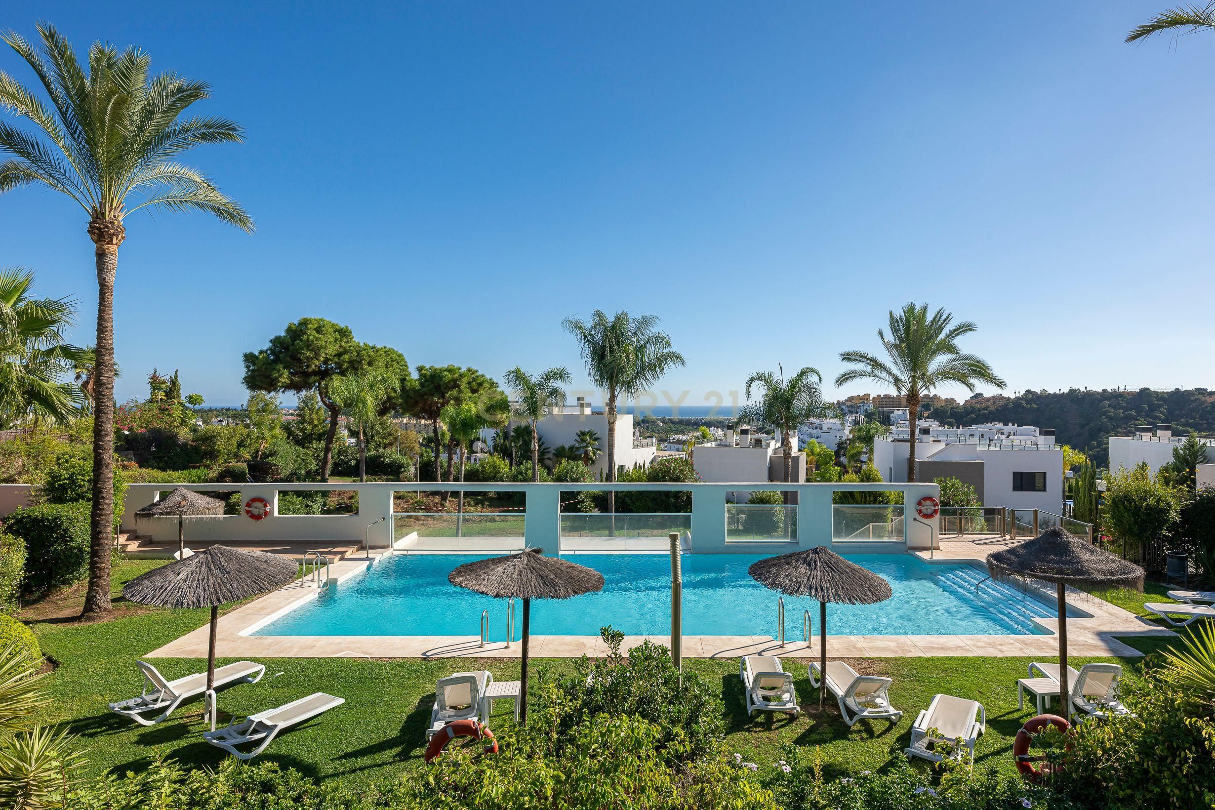 Jardí de Dúplex en venda en Estepona amb Aire condicionat, Jardí privat i Traster