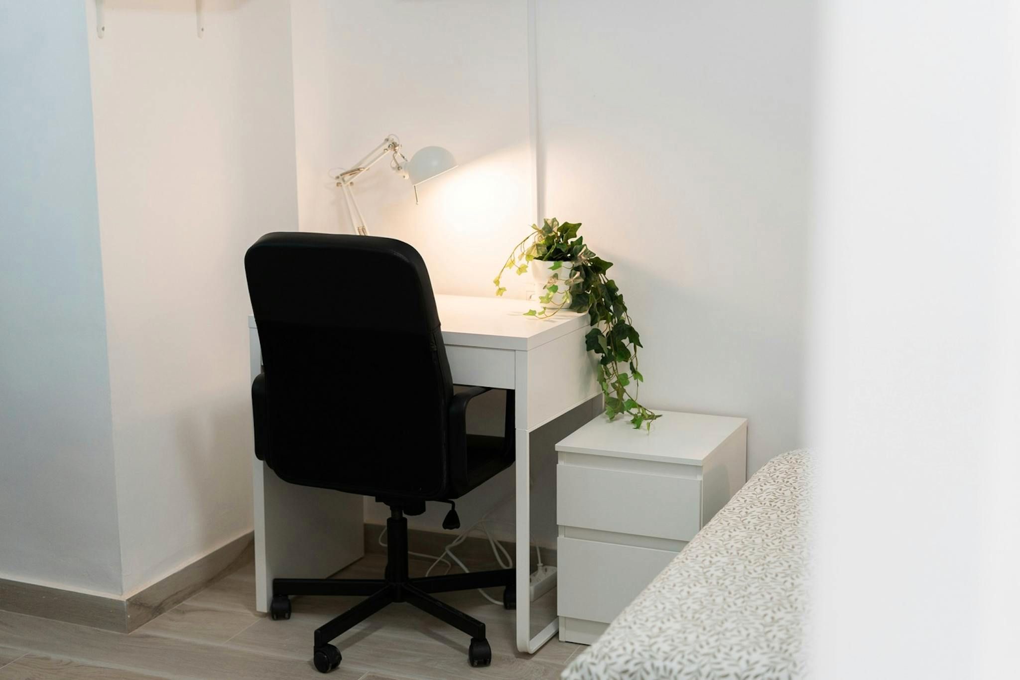 Bedroom of Flat to share in  Valencia Capital  with Furnished, Washing machine and Internet