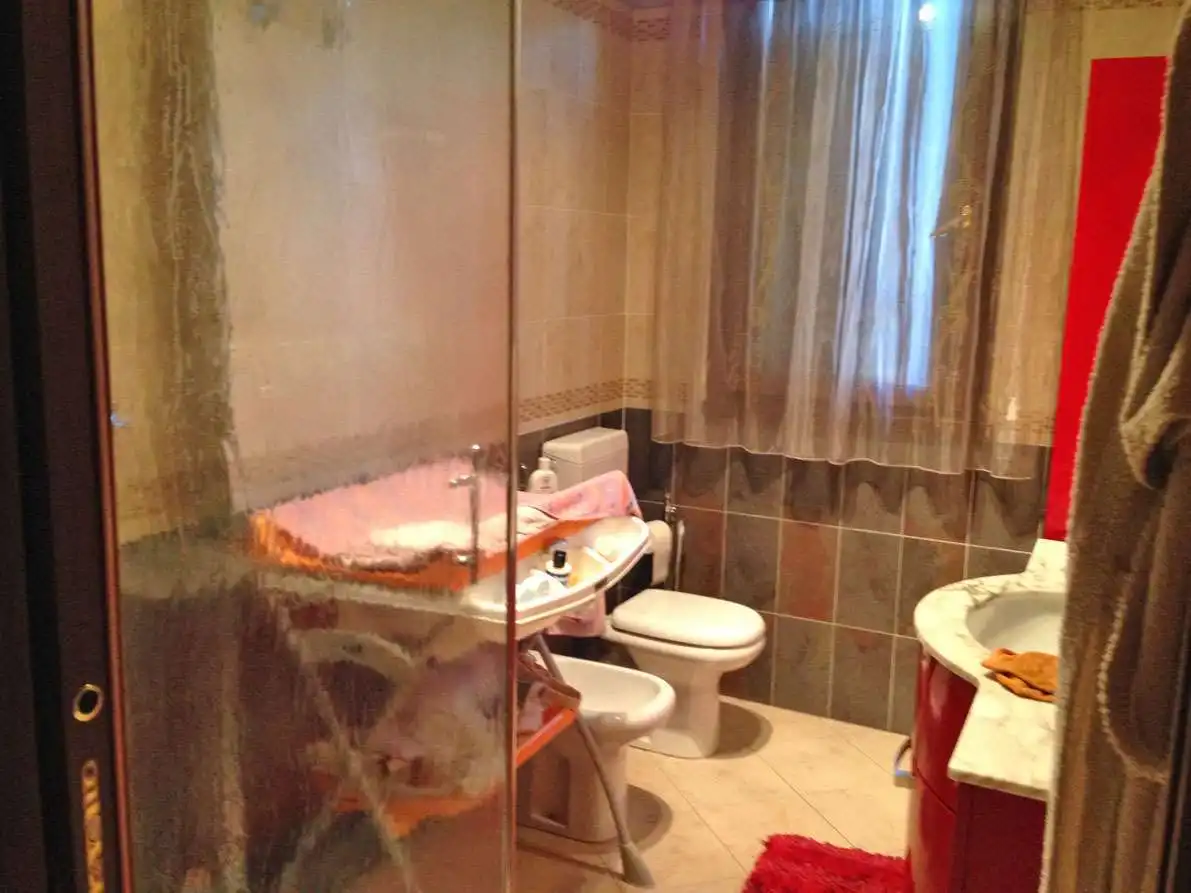 Bathroom of Flat for sale in Lleida