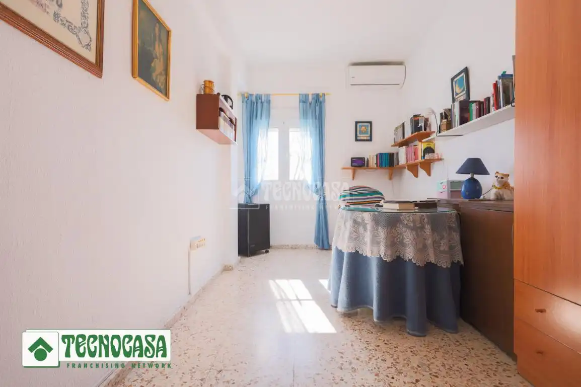 Schlafzimmer von Einfamilien-Reihenhaus zum Verkauf in Adra mit Terrasse, Möbliert und Alarm