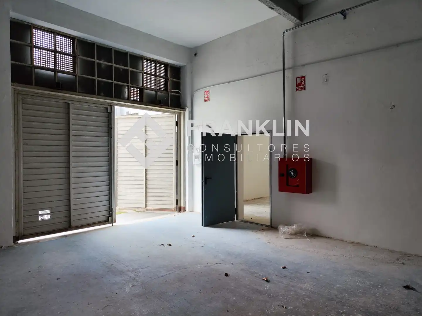 Fabrikhallen zur Miete in Carrer Cantàbria, 13, Parc Central