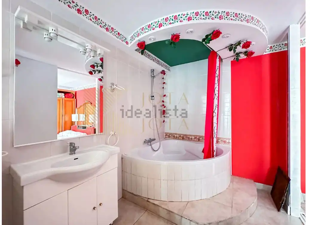 Villa mit Terrasse zum Verkauf in Aiguaviva Parc, imagen 20