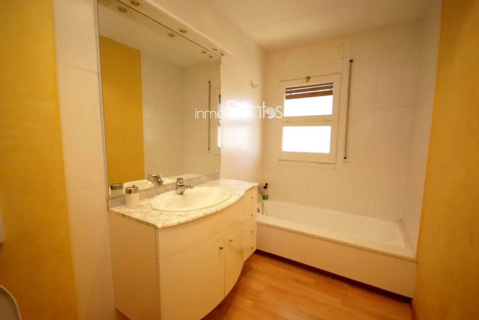 Baño de Piso en venta en Figueres con Aire acondicionado, Calefacción y Terraza
